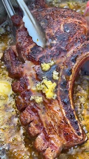 🥩🔥 Garlic Butter Tomahawk Steak with Rosemary & Thyme 🧄🌿