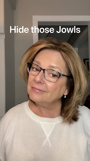 How to Contour Jowls for a Youthful Look