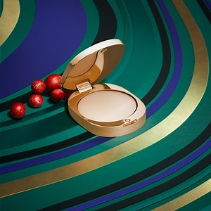 Forever… …and even after. In its limited-edition golden case, the Eau Capitale solid perfume was made to be refilled – endlessly. A gift that's for keeps. https://bit.ly/3v6G5nj | diptyque