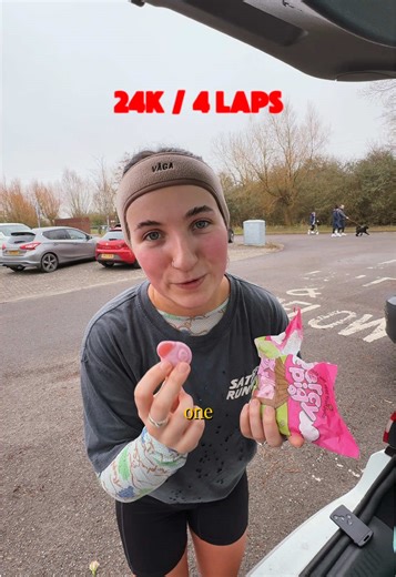 Bride to Backyard Ultramarathon Episode 2 👰🏻‍♀️🏃🏻‍♀️ Let’s run 30k… with a twist ⏱️🌪️ In backyard ultra style, I ran a 6k trail loop on the hour, every hour for my long run this weekend and it was actually the easiest 30k I’ve ever ran 🤯 I didn’t have to carry all of my fuel, I had great company from @tyraruns and @gemma_runs__ and the miles flew by being broken up into laps. The aim of a backyard ultra marathon is to be the last man standing, not to be the fastest. Everyone gets the same 