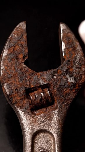 Removing rust helps restore objects to their original state.#Rust #spray #fyp #Derusting #MetalCare