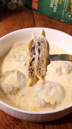 Easy dinners call for Buitoni Ravioli stuffed to the brim with Roasted Mushrooms and paired with an easy Rosemary Cream Sauce. Una forchettata tira l’altra! You’ll need…⁠ 10 oz BUITONI Roasted Mushroom Ravioli⁠ 2 tbsp unsalted butter⁠ 1 tsp olive oil⁠ 1 clove garlic, minced ⁠ 1 cup heavy cream⁠ 2 sprigs fresh rosemary or ½ tsp dried ½ cup finely grated Parmesan cheese⁠ Salt & cracked black pepper, to taste⁠ ⁠ Directions:⁠ MELT butter with olive oil in a large skillet over medium heat. Add garlic