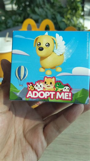 Perro En Vuelo: Juguete de Adopt Me en Cajita Feliz