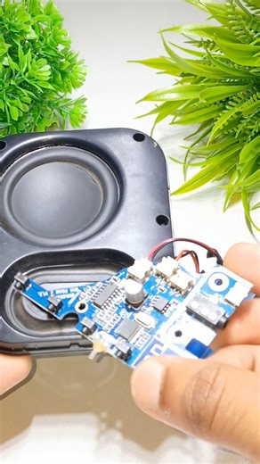 Old Bluetooth Speaker Teardown 🔊 #shorts