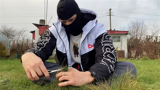 Masked ASMR ｜ 用剪刀剪草（第二部分）