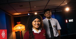 Smokefree finalists, Silika and Russell