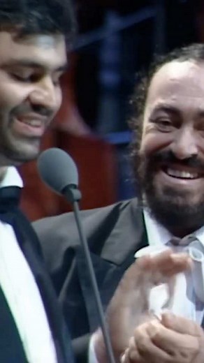 Enjoy a magical moment of two generations of singers in wonderful harmony as Maestro Pavarotti and @AndreaBocelliOf sing the wonderfully atmospheric and specially-written duet, Notte 'e Piscatore, at the 1994 Pavarotti and Friends 2 concert ✨ #ClassicalMusic #Opera #LucianoPavarotti #MaestroPavarotti #PavarottiAndFriends #AndreaBocelli