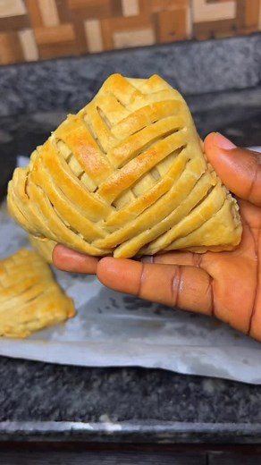 Austine Florence on Instagram: "THE fish pie The best I’ve done it again #easyrecipe #reels #fishpie #nellysfoodandspice"