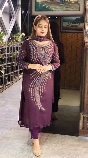 132K views · 2.4K reactions | This color 鹿 And this sparkle ✨鹿 | Classy Clothes | Facebook