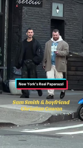 Sam Smith and boyfriend Christian Cowan show some PDA in New York. #samsmith #couple #christiancowan #singer #pda #newyorksrealpaparazzi #paparazzi #usa #fyp