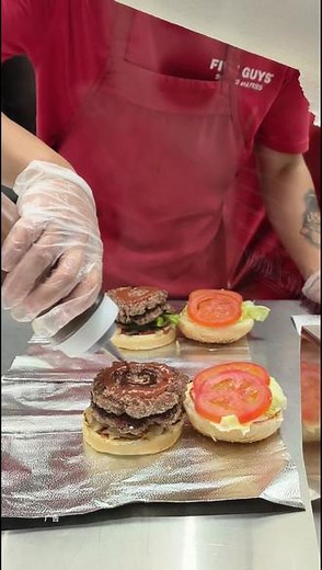明星都爱吃的fiveguys，你不得不承认贵有贵的道理! #fiveguys体验#fiveguys上海点单攻略#FG花生#fiveguys双层汉堡