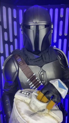 EPIC Mandalorian Cosplay Mando Monday