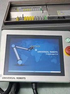 Programação controlador de robô industrial Universal Robots UR5 1983