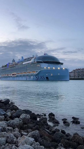 1.8K views · 43 reactions | Start your Icon of the Seas voyage with a pre-cruise escape at Embassy Suites by Hilton Miami International Airport. Spacious suites, sparkling pool, and complimentary happy hour? It's a win-win before stepping onto the world's largest ship. Book your Cruise Package stay and make waves from the start. ️ #CruisePackage #EmbassySuitesMIA | Embassy Suites by Hilton Miami International Airport | Facebook