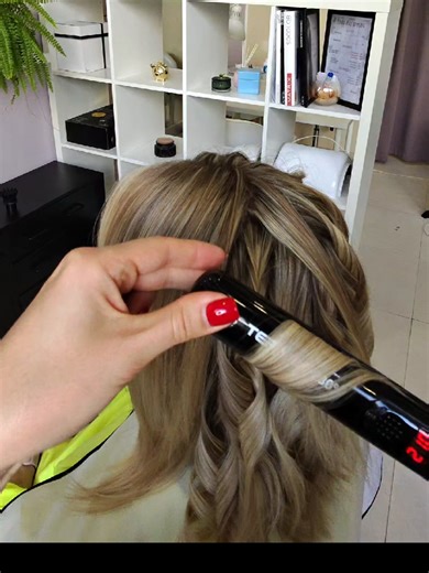 Voluminous Flat Iron Hairstyle Tutorial