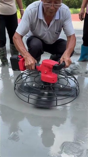 🧱⚡ Handheld Electric Concrete Power Trowel Polishing Machine Demonstration #shorts
