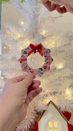 Nic 🪡 Patchwork + Quilt Designer 🧵 Hand piecing + applique on Instagram: "Merry Stitchmas 🎄🧵 These sweet little EPP ornaments are my festive gift to you. So many of you have downloaded these! Thank you! Three English paper pieced designs that stitch up fast and are perfect for using scraps. Hang them on your tree, tie them onto gifts, or make a whole set and gift them! Want the PDF? Comment MERRY STITCHMAS and I’ll DM you the link to grab it free for a limited time. Go on, add a little hand 