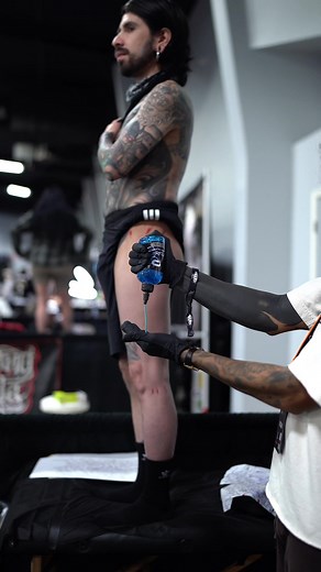 Day 1 at The All Stars Tattoo Convention in Miami. Stay tuned to see the progress and final result🔥 @Radiant Colors Ink @TattoostencilPro #legtattoo #tattooprocess #tattoostencil