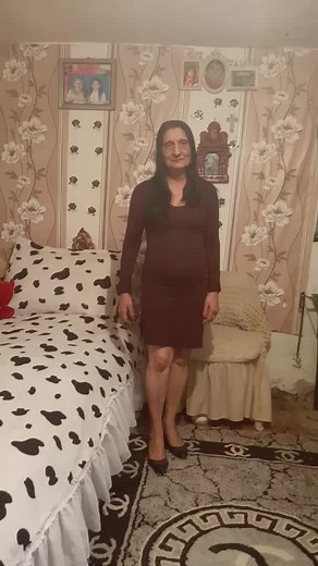 Stylish Maroon Dress: Fashion Insights and Tips