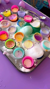 Baking soda and vinegar Easter eggs à la @busytoddler 😍🧪🤩 It’s everything: simple, FUN, colorful, sizzly, loaded with learning, MORE FUN, interactive, hands-on, and EXTRA FUN! Forever grateful for Susie teaching us all about “hidden colors” and love being able to put a fun, festive Easter spin on this. 10/10 recommend! | Friends Art Lab
