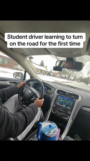 Handover hand technique is what you want to be practicing to make smooth. Turns out there on the row #StudentDriver #LearnToDrive #MRRoadReady #newdriver #DrivingLessons.
