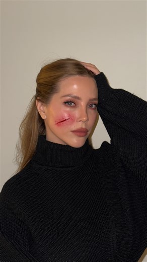 Jamie Stone on Instagram: "Last minute Halloween makeup!! Just add a cut to your face 😋🔪🩸 #makeuptutorial #halloween"
