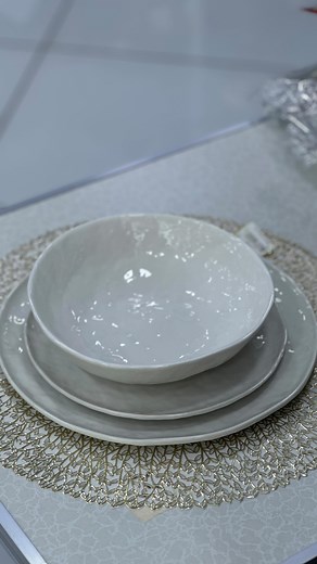 Nid’ange_Home on Instagram: "✨ Superbe service de table 36 pièces pour 12 personnes, à seulement 25 000 DA ✨ 📞 0549397821 📞 0549379953 📦 Livraison disponible 58 Wilayas 📍 Adresse : Route Nationale N°41 Clairval, Chevalley, Alger ⏰ Horaires d’ouverture : Tous les jours de 8h à 20h, et le vendredi de 14h à 20h."