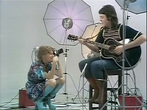 Paul and Linda McCartney performing 'Heart of the Country' in the James Paul McCartney TV Special, 1973. . . . . #beatles #thebeatles #johnlennon #paulmccartney #georgeharrison #ringostarr #60s #70s #rock #classicrock #1967 #retro #vintage #music #lindamccartney #hippie #psychedelic #beatlemania #beatlemaniac #macca #beatlesfan #mccartney #lennon #rubbersoul #sgtpepper #abbeyroad #1960s #paulmccartneyandwings | Radio L'envie