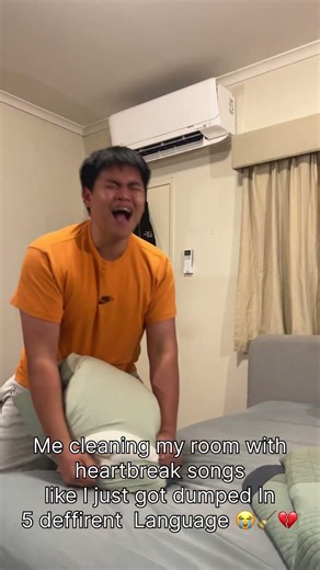 “I can clean my room better with music on“ also me #fyp #cleaning #playlist #relatable #multilingual