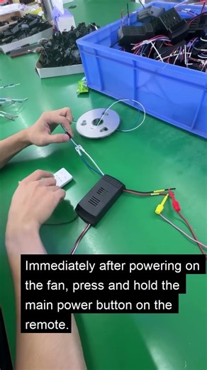 How to pair the remote control and the fan/light bulb?