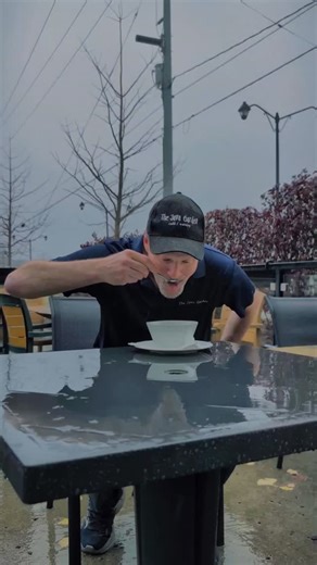 Any day is a good day for a bowl of our roasted red pepper tomato soup 😋 | Java Garden