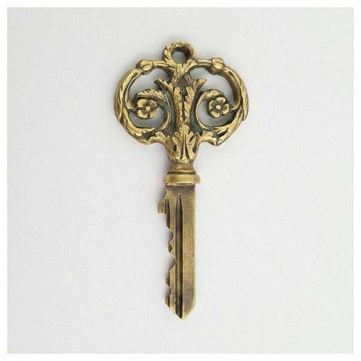 The Heritage Brass Bow | Custom House Key | Can Be Cut to Open Your Own Door - Etsy Canada
