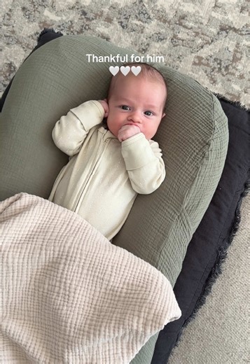 Some belated thankfulness for my sweet boy 🤍🤍🤍 mom and dad are obsessed #firsttimemom #newmom #thankful #thanksgiving