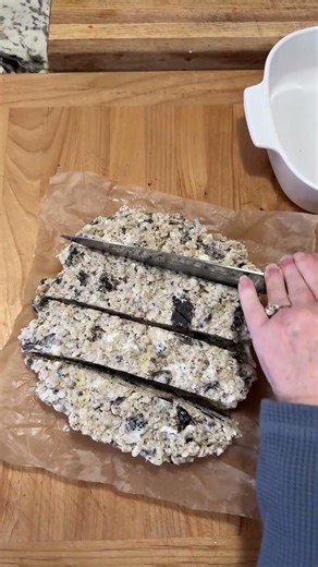 Oreo Cookies in Rice Krispie Treats = the BEST Mashup EVER