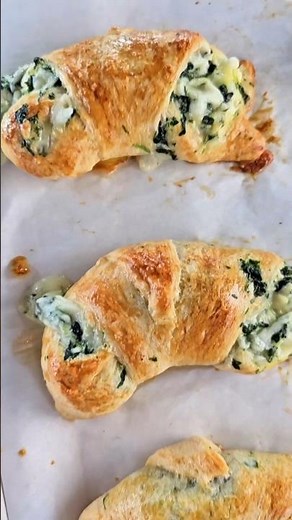 Spinach Crescents: The Cheesiest Snack You NEED