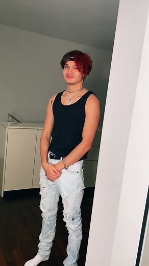 How to deal with an angry girlfriend 🥰 #foryou #fyp #couple #girlfriend #viral #love