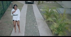 39K views · 1.1K reactions | Tube Zouk  Avec la jeune jolie artiste de Dancehall originaire de la Guyane Française et de la Guadeloupe GOLDN et le célèbre artiste guyanais de Zouk WARREN ; Titre : Entre nous 殺 Le clip vidéo a été tourné en Guadeloupe. | WE Love Caribbean MUSIC | Facebook