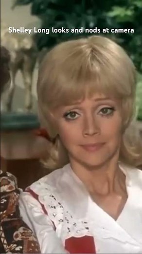 Shelley Long looks and nods to the camera in “The Brady Bunch Movie”