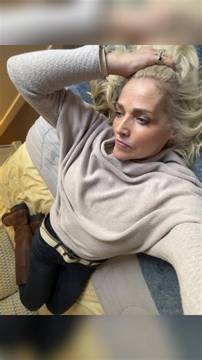 Wey hey!! Early bday present to myself!! 💝 Fresh hair.. woop woop!! I know… it’s no BIG deal to most people, but it’s a HUGE deal to someone that only used to be allowed to get it done ONCE a year!! Shocking I know… I was an absolute IDIOT!! But I make the rules now!! 😛😆 Love fresh hair… 🥰 Have a sweet night All!! 💋 #fresh #hair #myrules #strongwoman #single