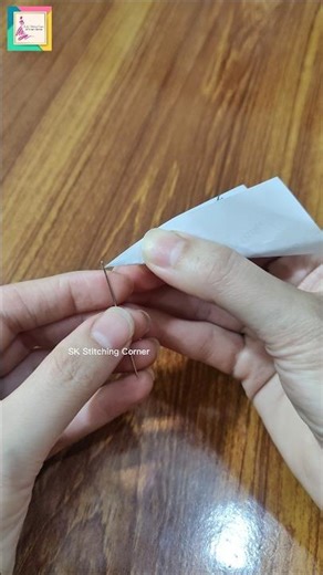 Thread your needle fast with this smart trick! #needlethreadhack #needle #thread #sewinghack