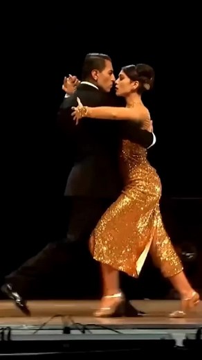 Bruna Estellita y Julián Sanchez en la Final Mundial de Tango 2022