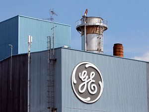 General Electric Co to move 350 U.S. jobs to Canada in fight over export financing, with help of EDC