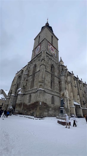 Is Brasov even prettier during the winter? #walkingtour #travel #romania #brasov #4k #transilvania