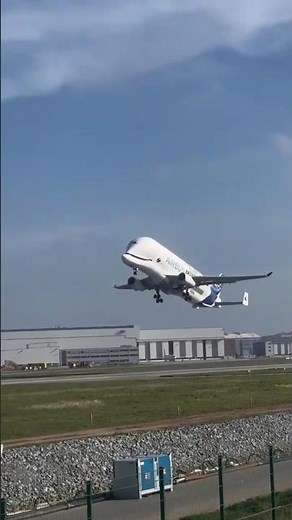 🐋✈️ Airbus Beluga – Sky’s Giant Monster 🐋⚡