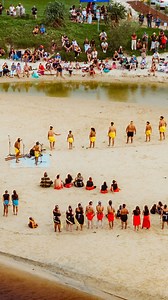 Yesterday at Stumers Creek Park, ‘Yauar Warai Wandi – Sing, Dance, Gather’ brought powerful energy to Country. Under the cultural leadership of Lyndon Davis, traditional dance groups from surrounding Gubbi Gubbi Country came together for the first time in over 20 years to share song, dance, music, language, and storytelling. The day also featured installations by Zartisha Davis and First Creatives, the Artist Trail, Jarjum Life Museum, and performances on the Sand Circle. Captured by @nics_minds
