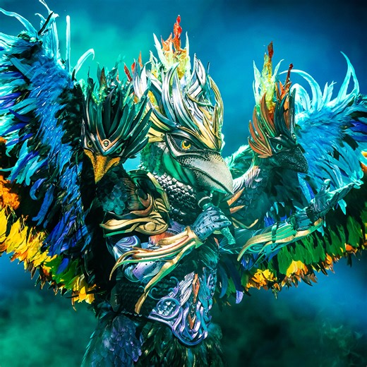 Gelukkig hebben we een brandverzekering want Feniks zet ons podium in vuur en vlam! 🔥🔥🔥 #vtmthemaskedsinger | VTM