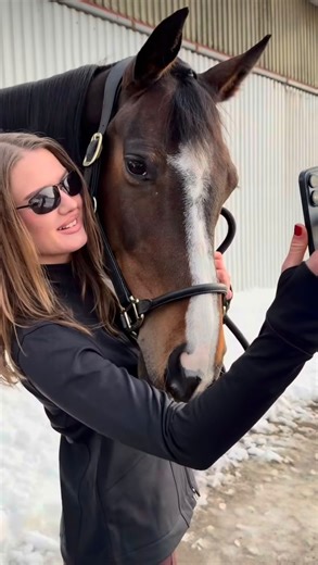 Hööks on Instagram: "Today’s vibe 🍒 Last chance: Pixie jacket now on outlet for a crazy good price✨ #hööks #hooksofficial #horsegirlenergy #ridinglife #fyp #BauduccoLover"