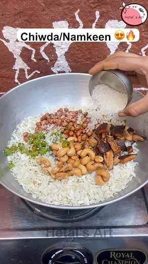 287K views · 753 reactions | Gujarati Namkin Chevda making | Hetal's Art | Facebook