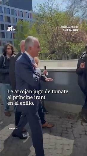 Agredieron al príncipe heredero exiliado de Irán, Reza Pahlavi