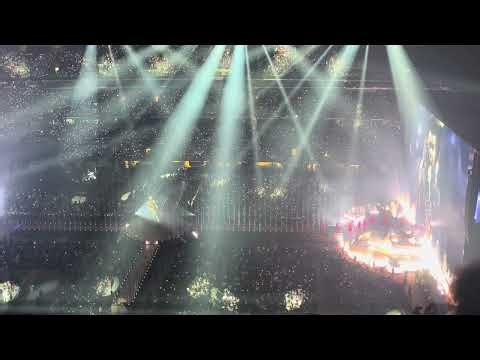 “Blinding Lights” live by The Weeknd at Minneapolis ￼